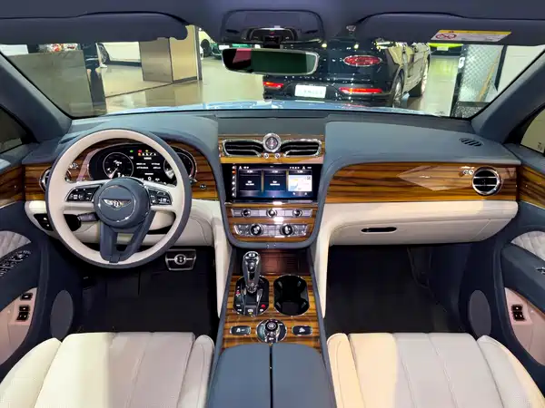 Bentley Bentayga 2022