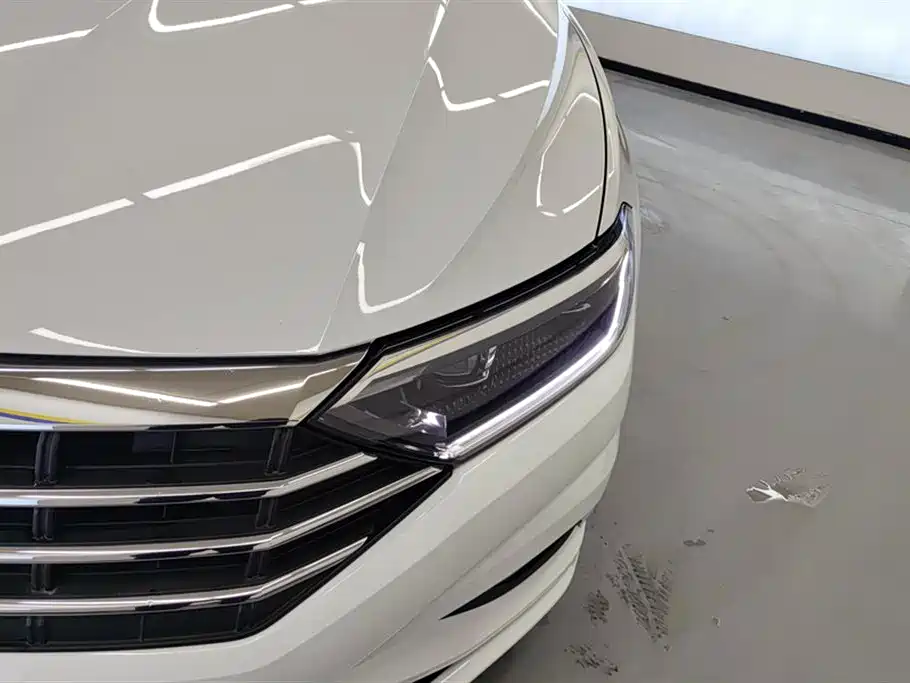 Volkswagen Sagitar 2022