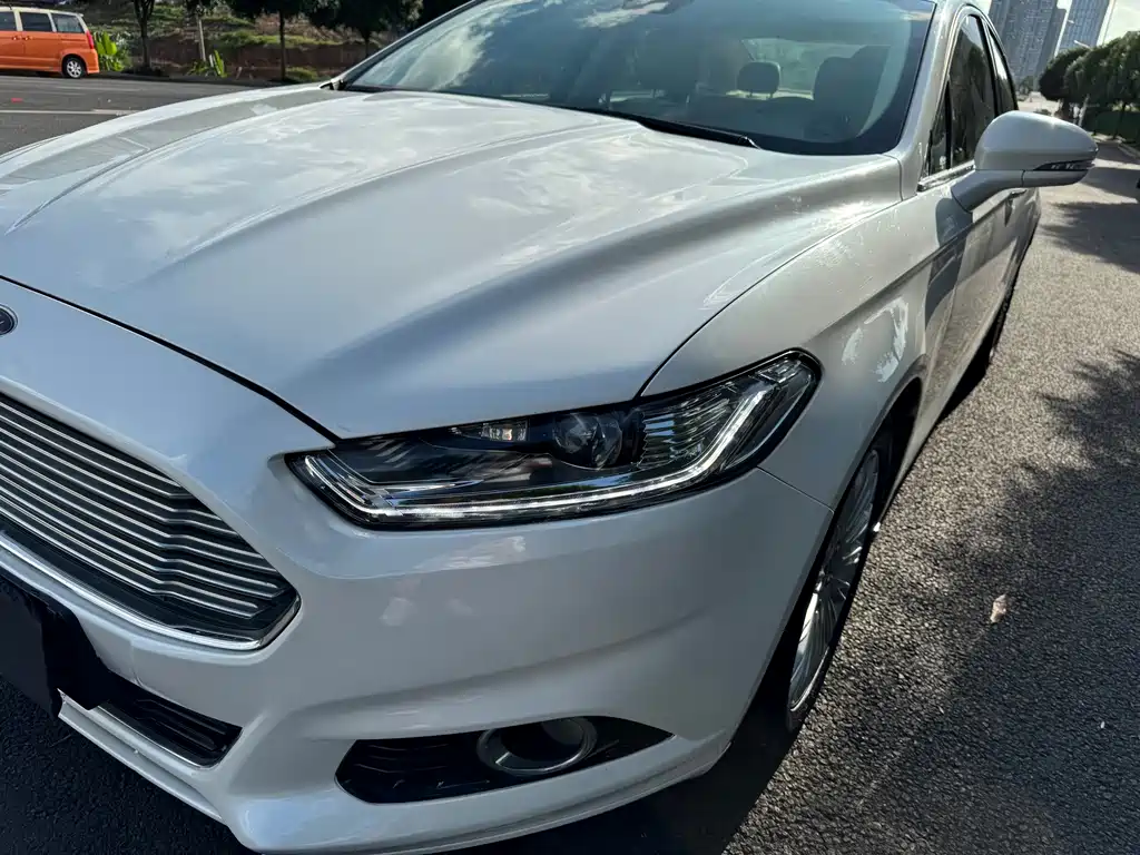 Ford Mondeo 2013 — фото 14