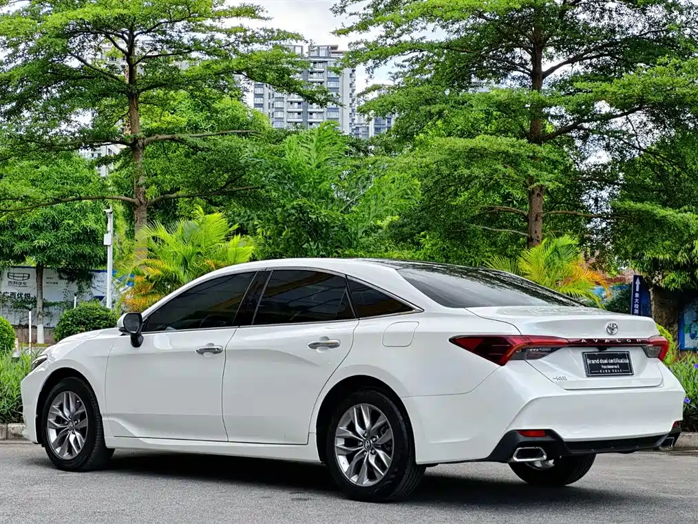 Toyota Avalon 2020 — фото 6