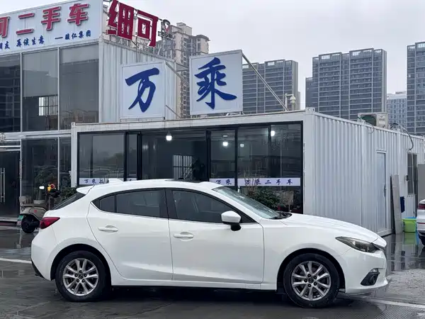Mazda 3 Axela 2014