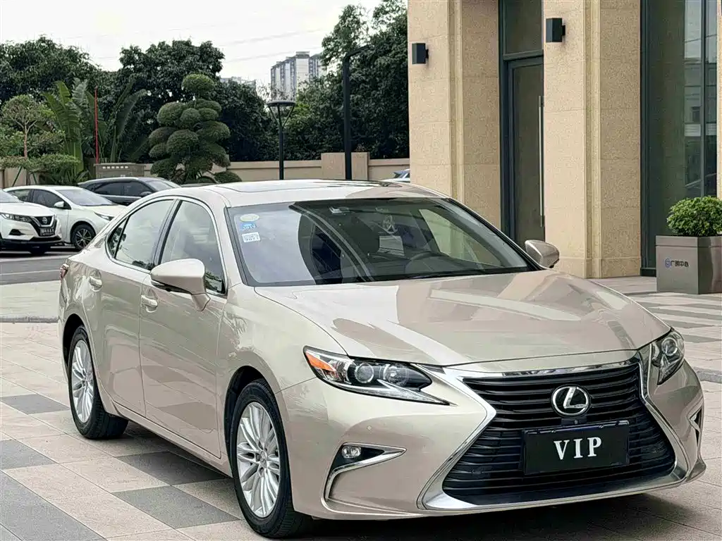 Lexus ES 2017 — фото 3