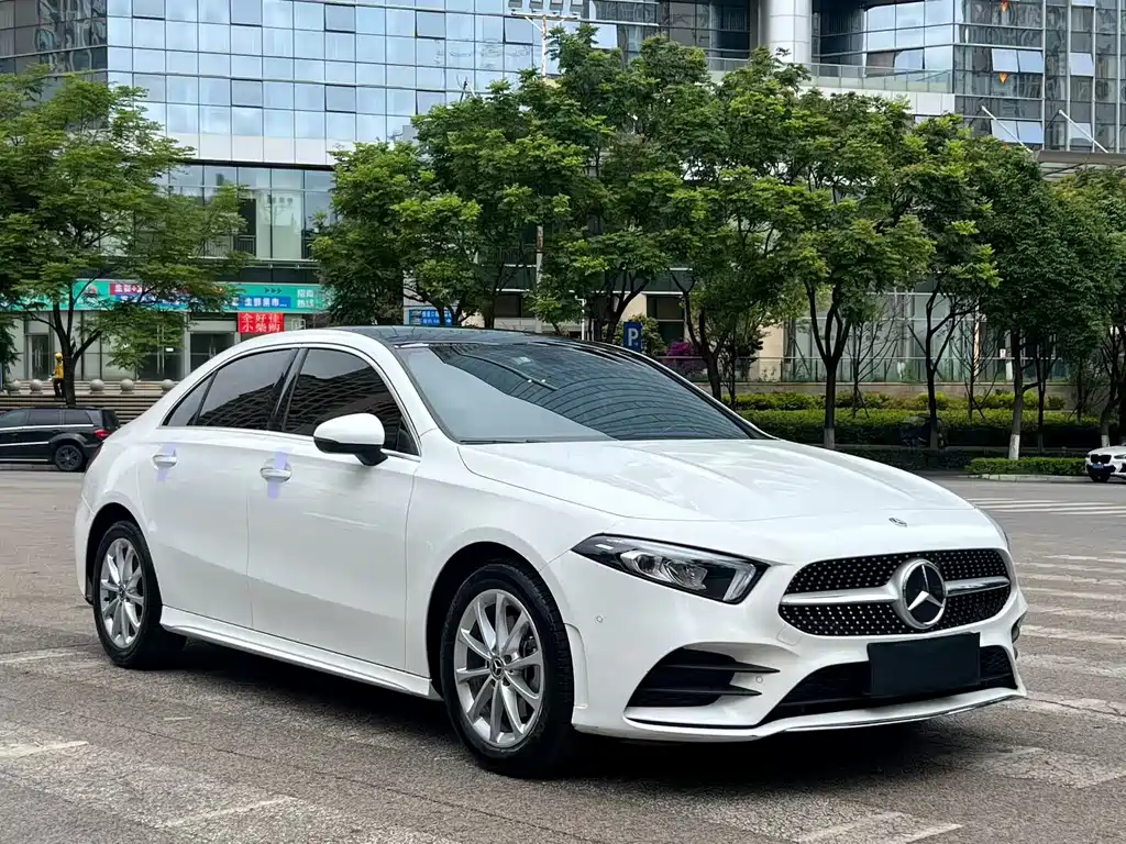 Mercedes-Benz A-Class 2019 — фото 3