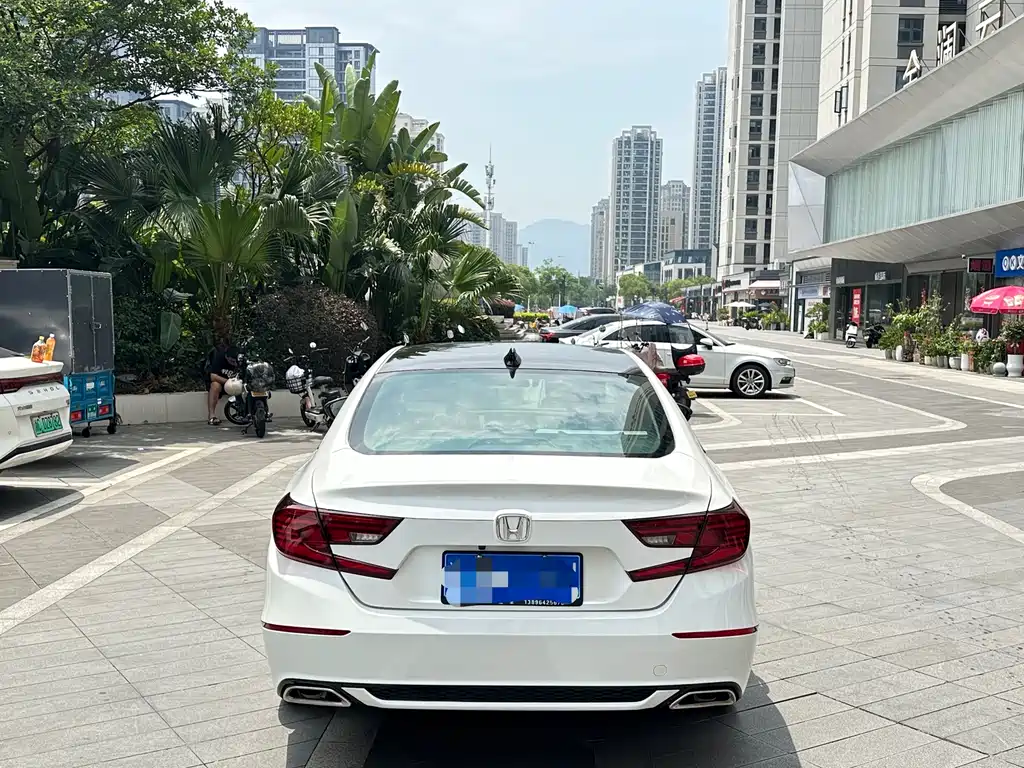 Honda Accord 2022 — фото 14