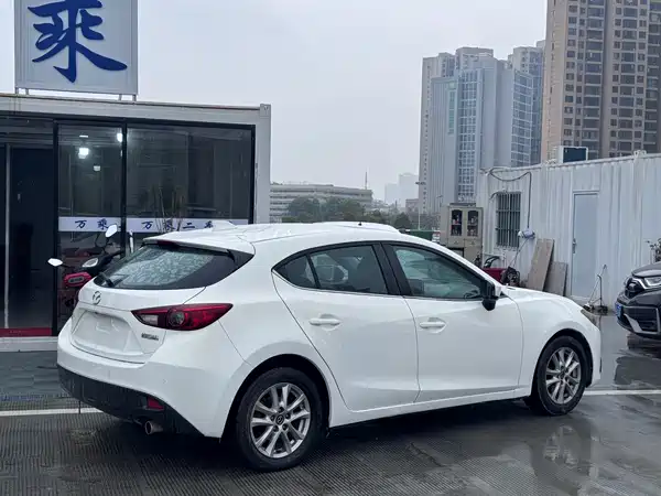 Mazda 3 Axela 2014