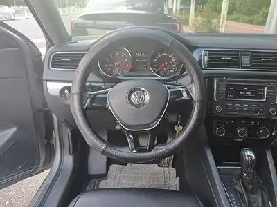 Volkswagen Sagitar 2016