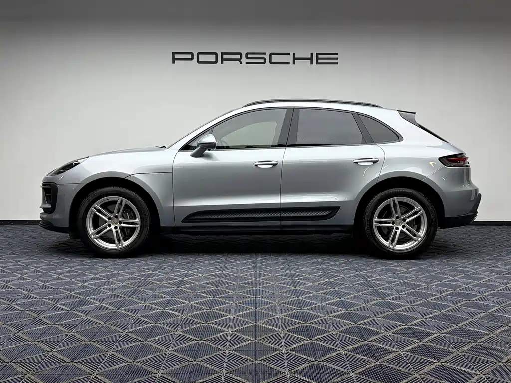 Porsche Macan 2023 — фото 9