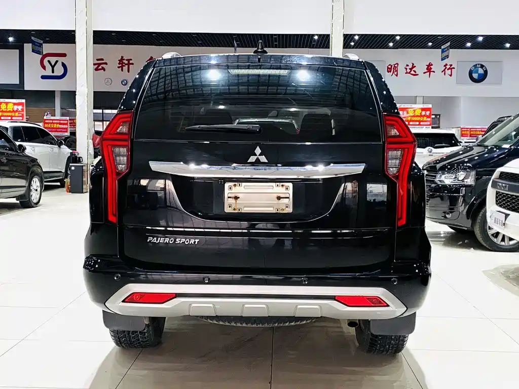 Mitsubishi Pajero Sport 2020 — фото 16