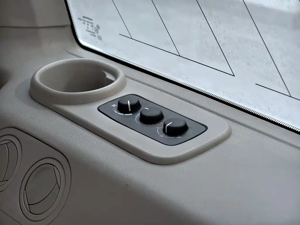 Jeep Commander Classic 2007 — фото 42
