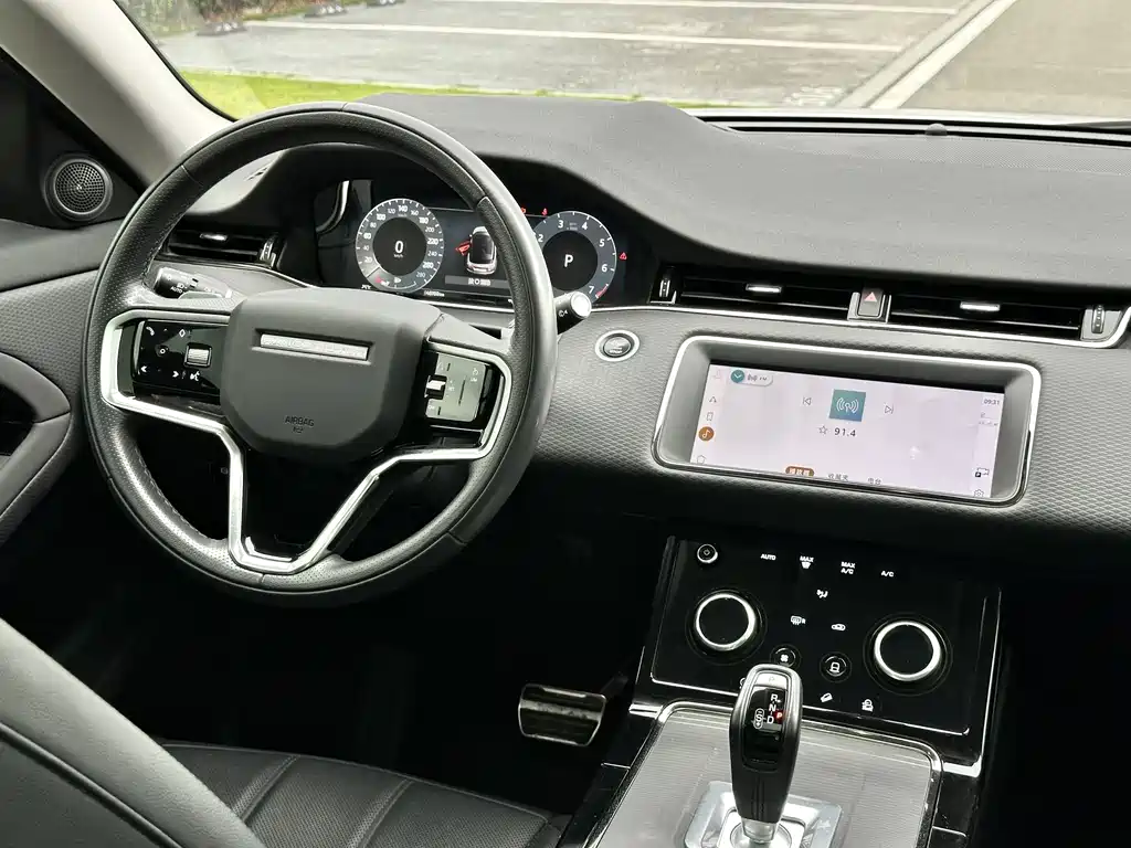 Land Rover Evoque 2023 — фото 16