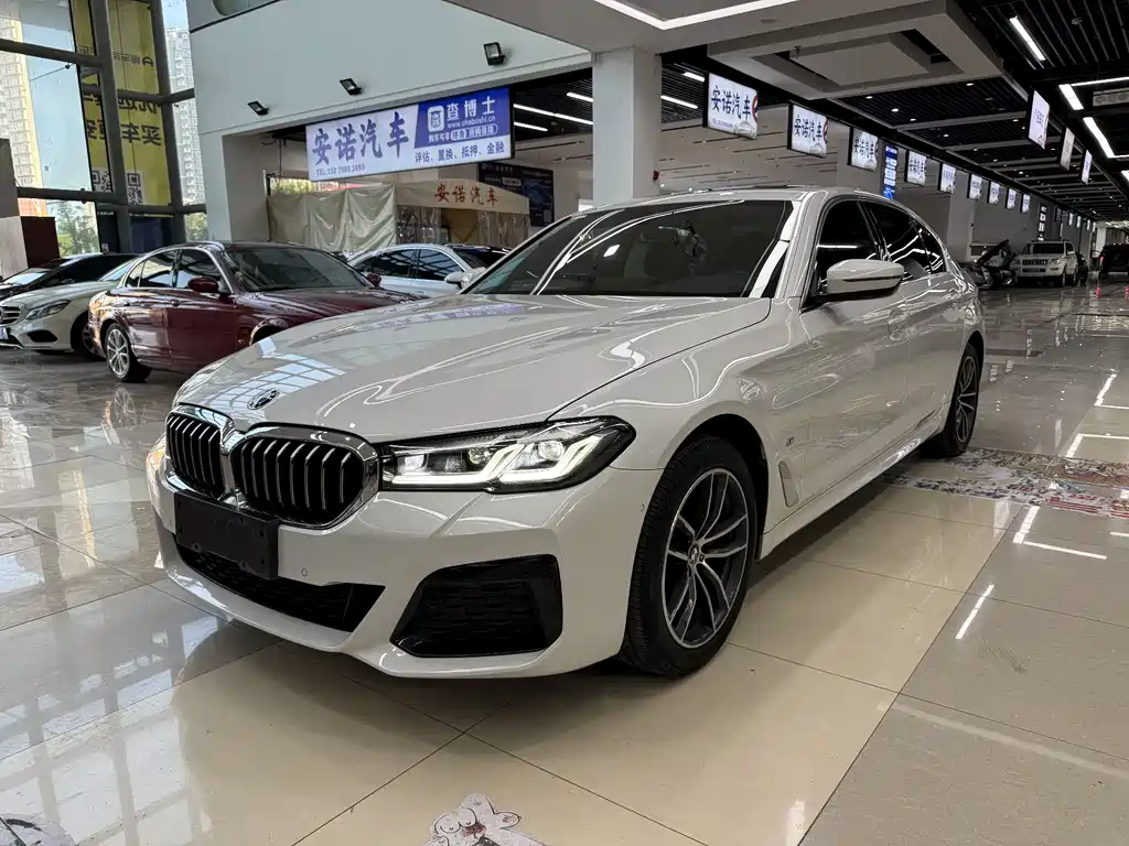 BMW 5 Series 2023 — фото 1