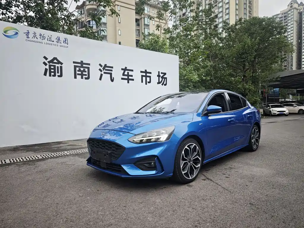 Ford Focus 2020 — фото 1