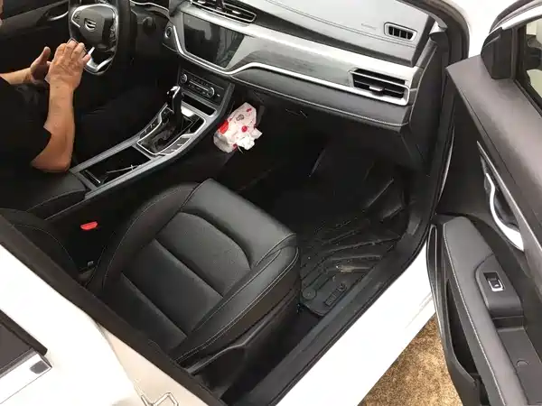 Geely Emgrand 2021