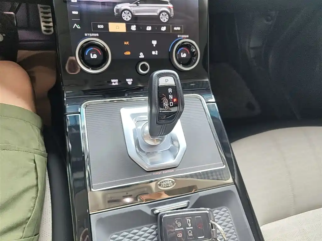 Land Rover Evoque 2022 — фото 14