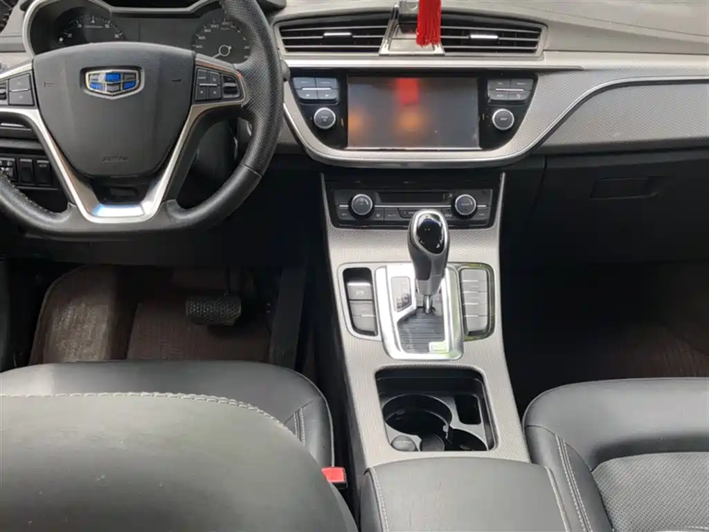 Geely Emgrand GS 2016 — фото 12