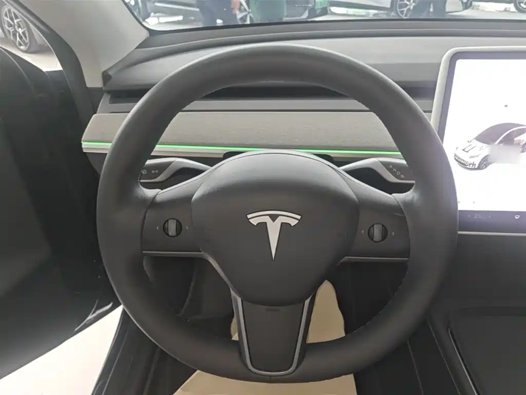 Tesla Model Y 2023 — фото 11