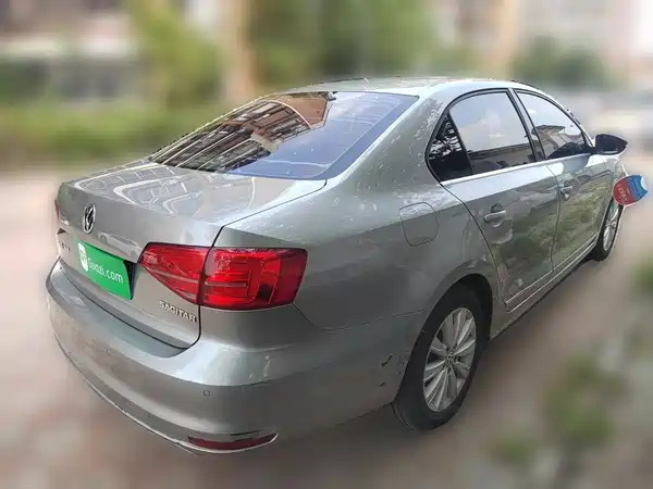 Volkswagen Sagitar 2016