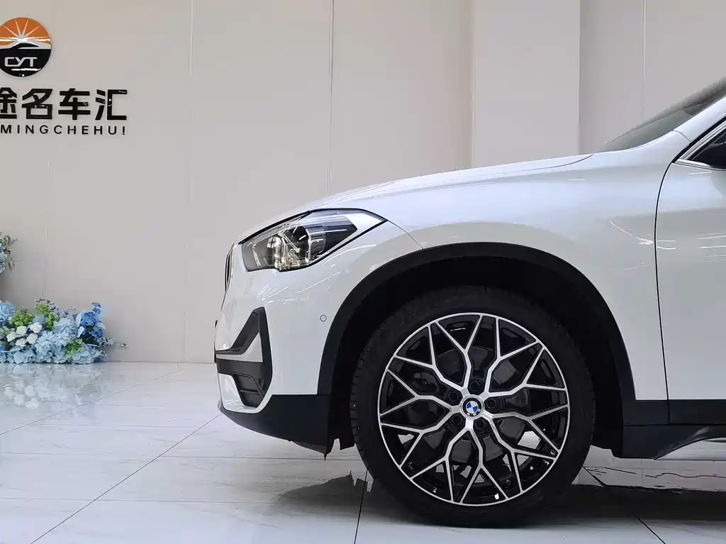 BMW X1 2021 — фото 9