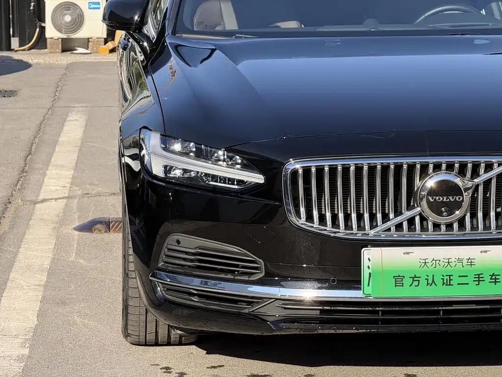 Volvo S90 PHEV 2024
