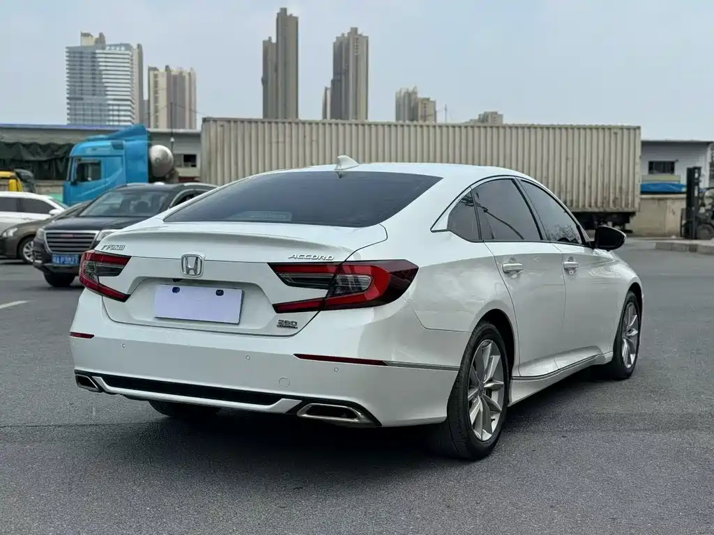 Honda Accord 2022 — фото 6