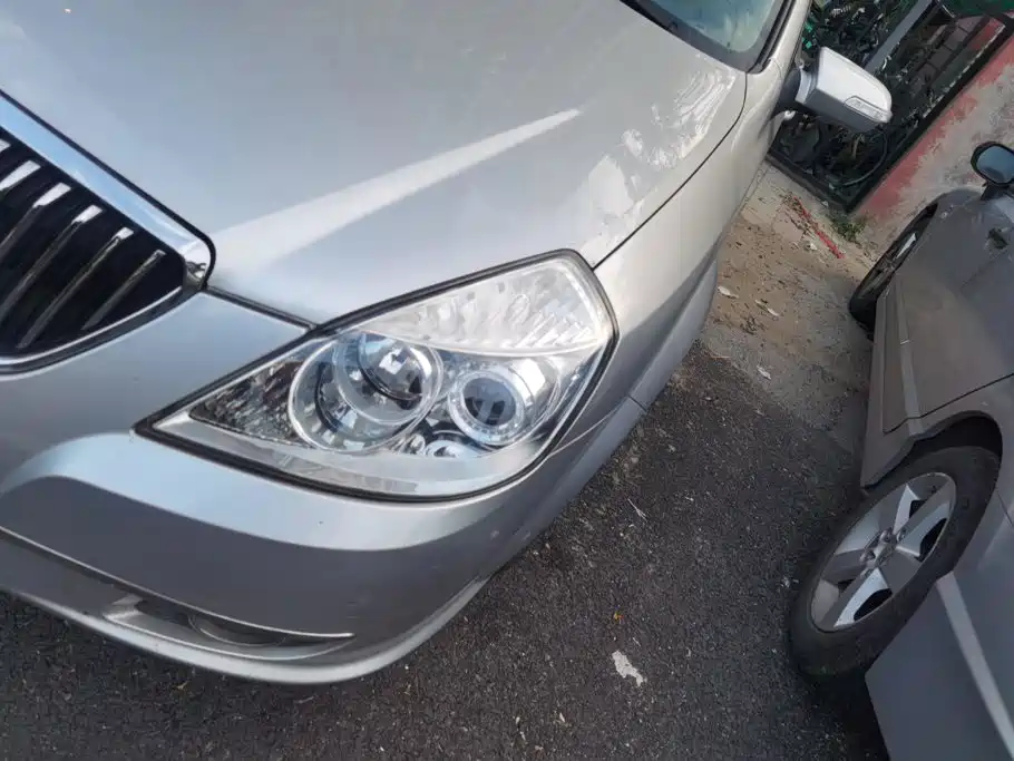 Buick Excelle 2012