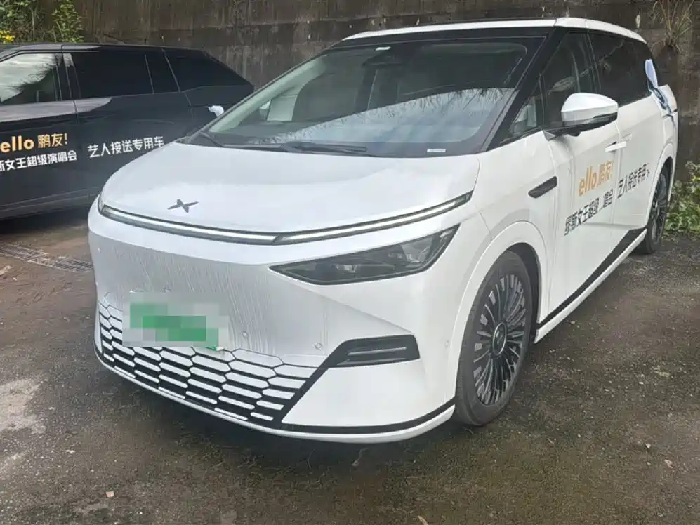 XPeng X9 2025
