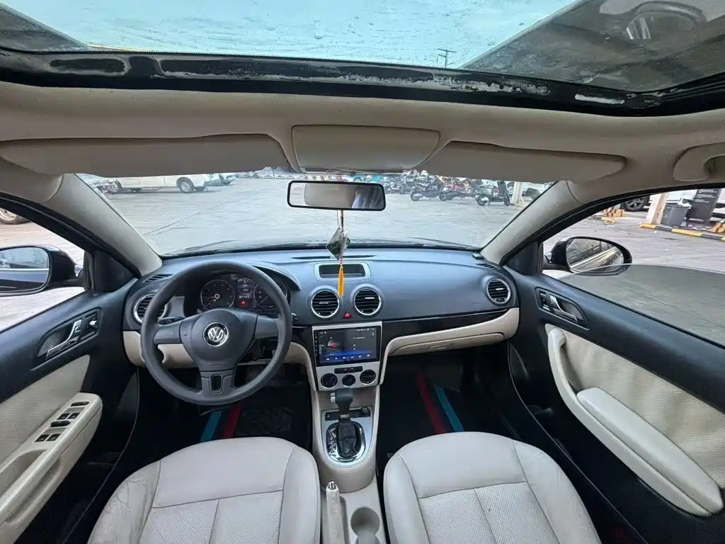 Volkswagen Lavida 2012