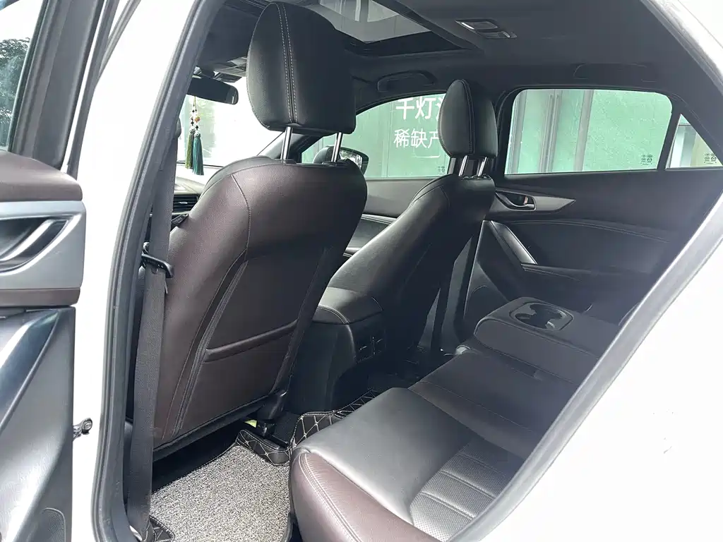 Mazda CX-4 2018 — фото 10