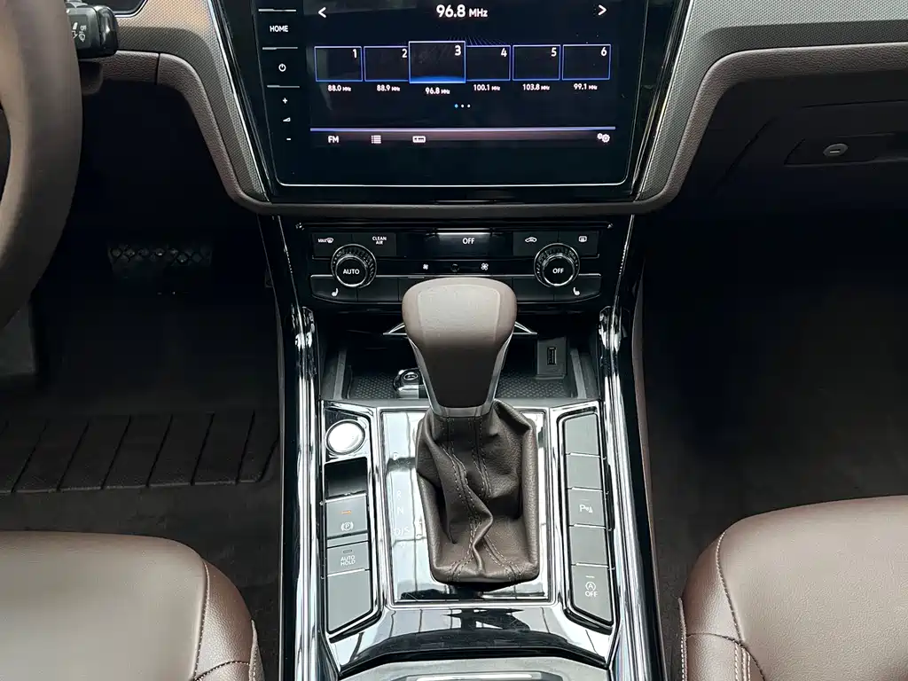 Volkswagen Phideon 2021 — фото 12