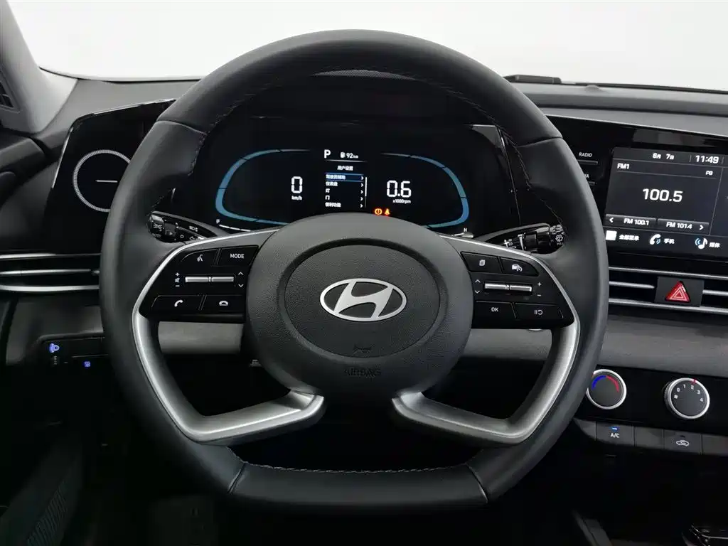 Hyundai Elantra 2024 — фото 11