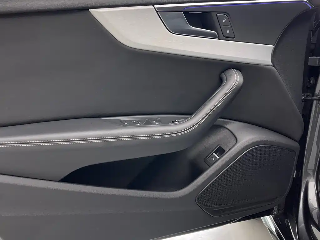 Audi A4L 2022 — фото 20