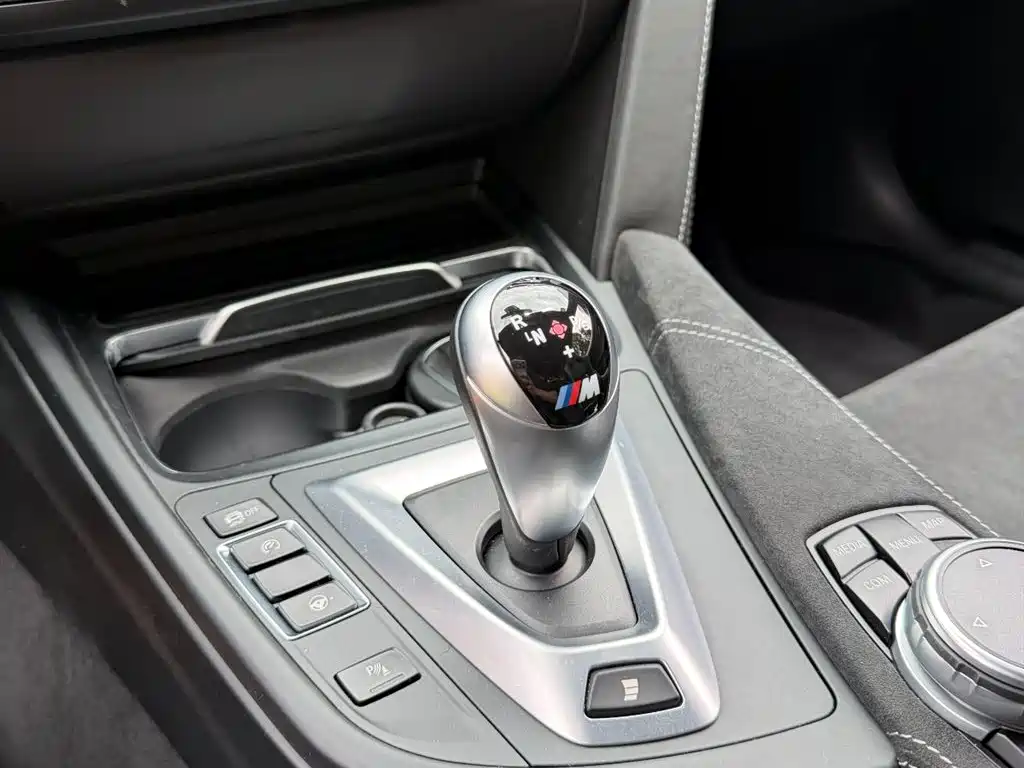 BMW M4 2017 — фото 14