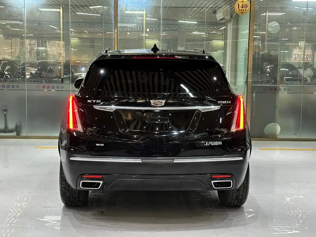 Cadillac XT5 2021 — фото 5