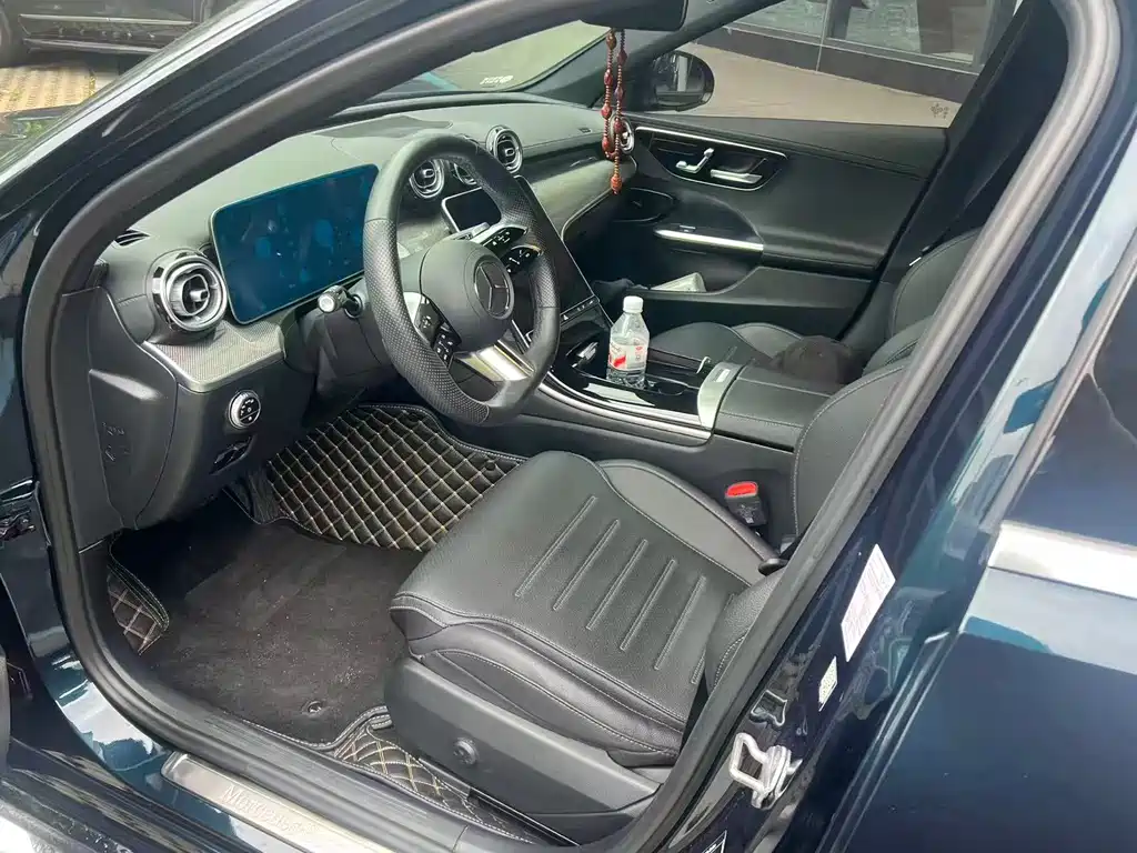 Mercedes-Benz C-Class 2023 — фото 4