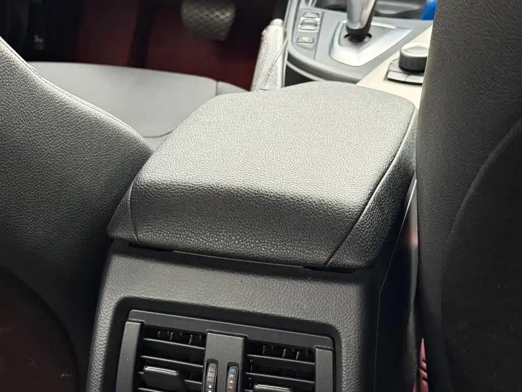 BMW 3 Series 2015 — фото 26