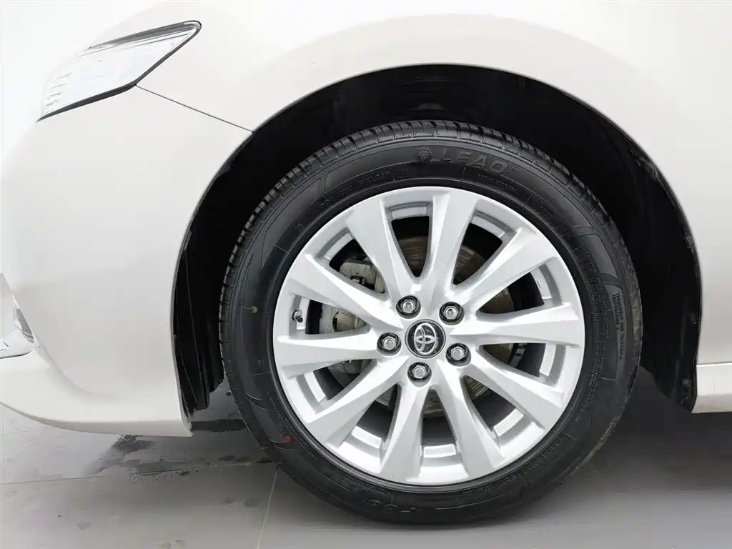 Toyota Camry 2020 — фото 17