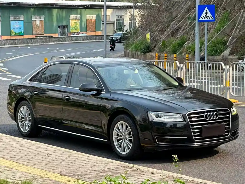 Audi A8 2015 — фото 3