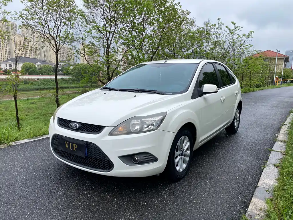 Ford Focus 2015 — фото 1