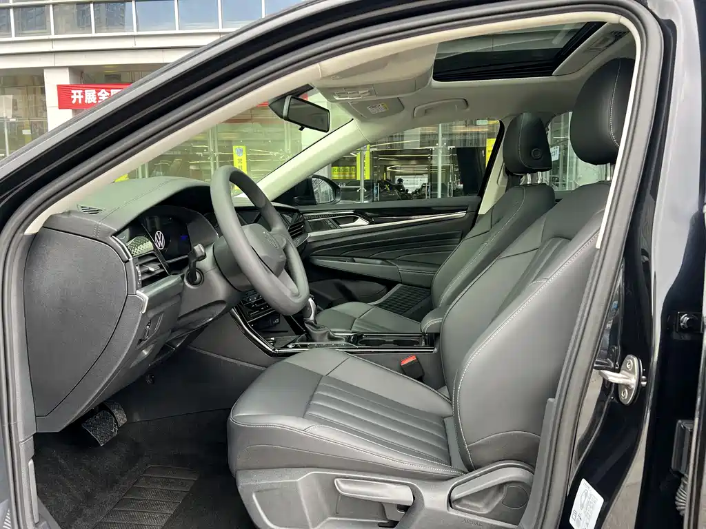 Volkswagen Passat PHEV 2023 — фото 9