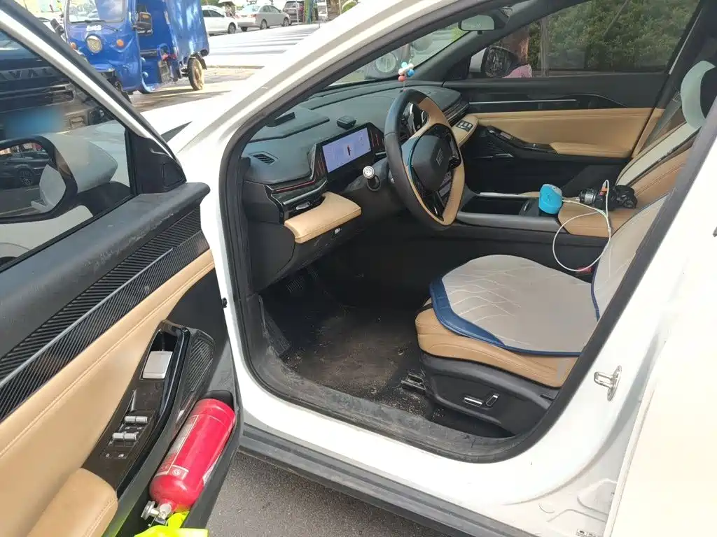 Geely Galaxy L6 2023 — фото 17
