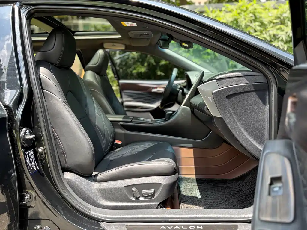 Toyota Avalon 2023 — фото 15