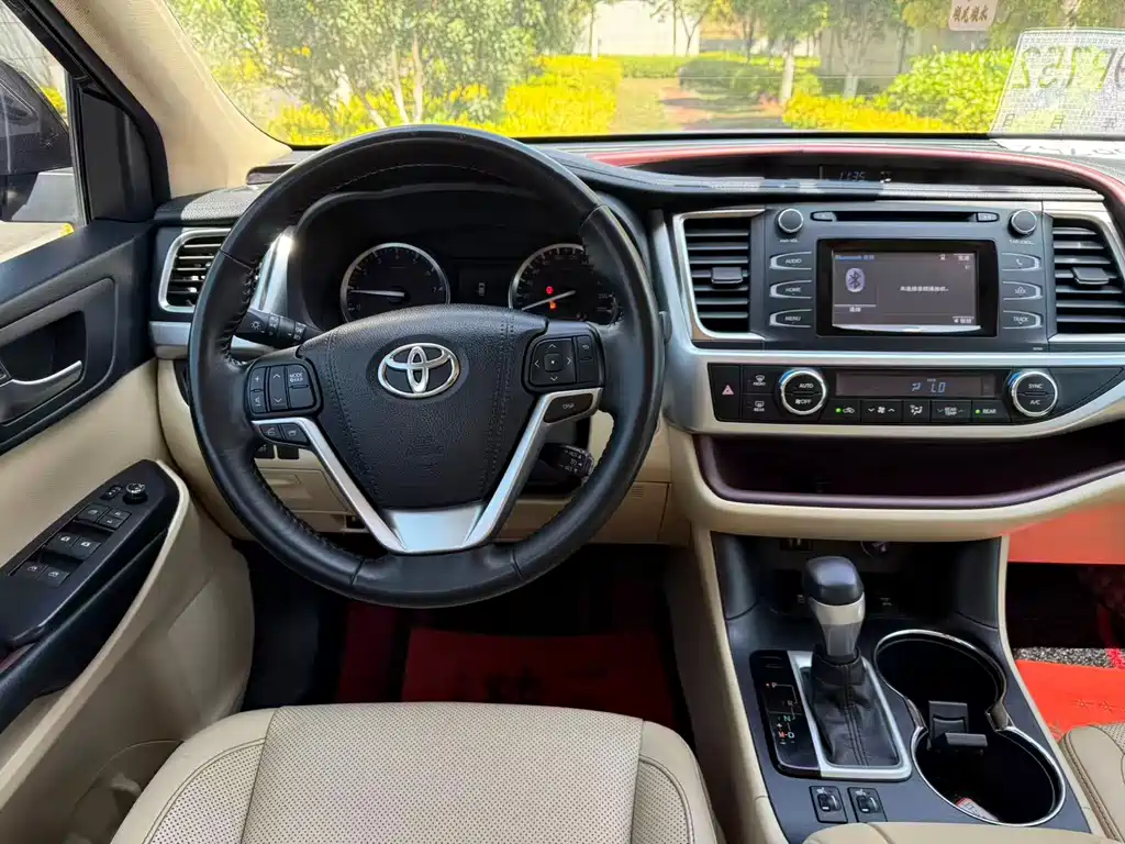 Toyota Highlander 2017 — фото 10