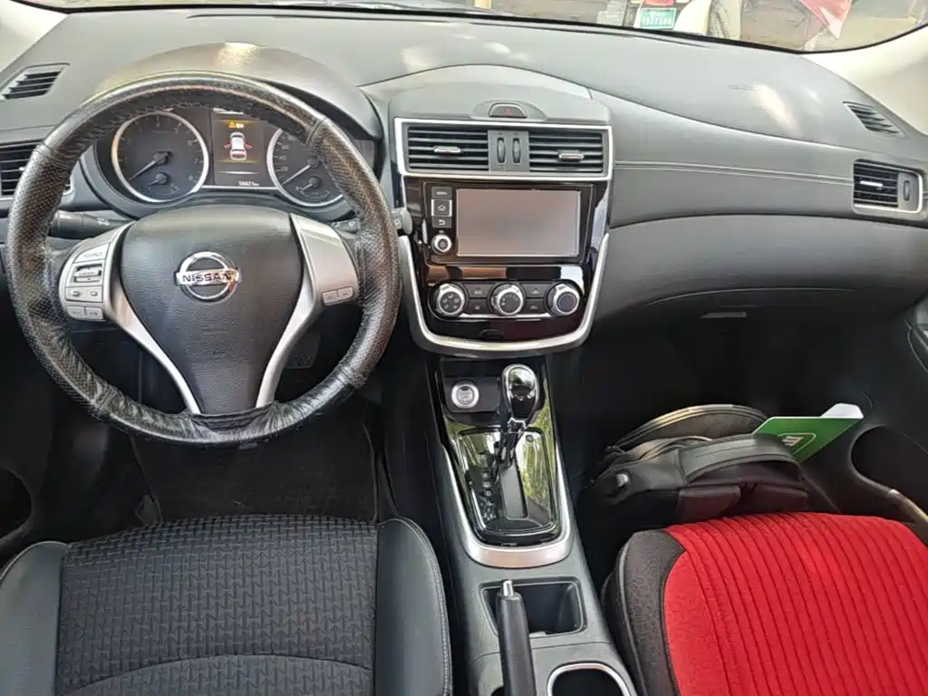Nissan Tiida 2018 — фото 10