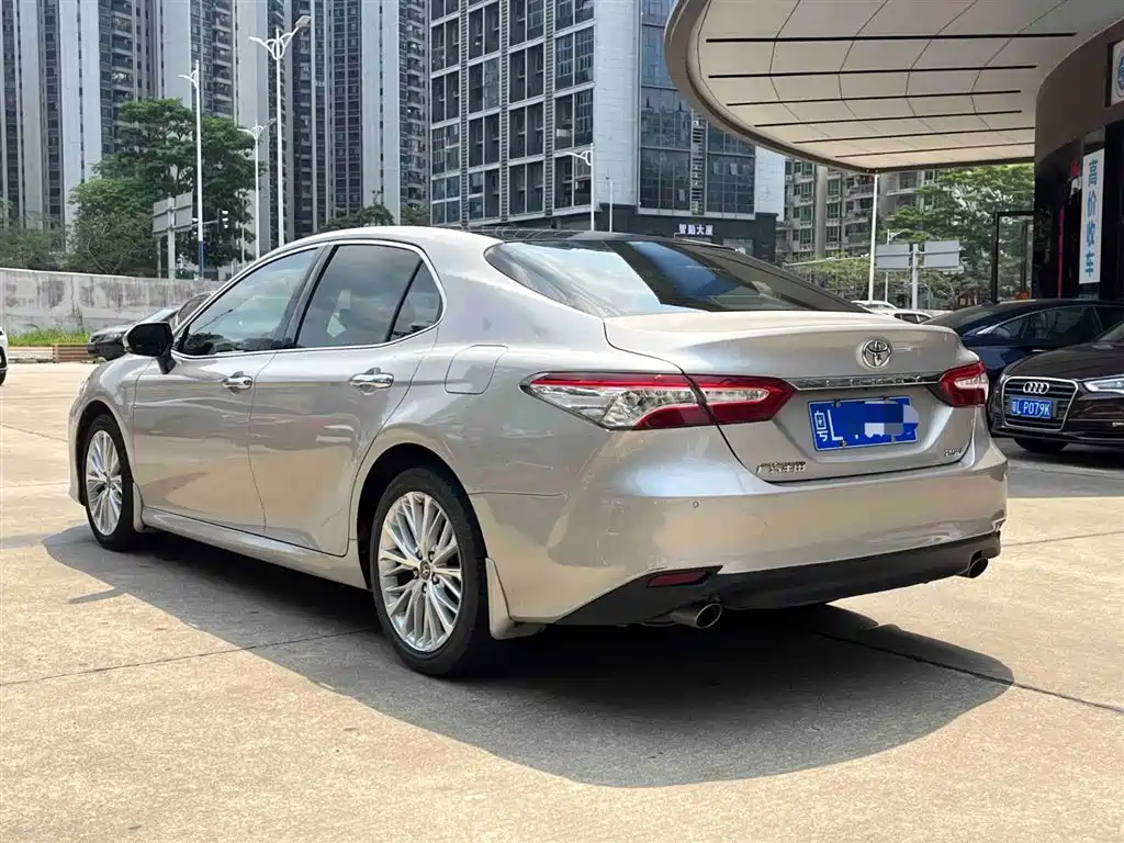 Toyota Camry 2020 — фото 7