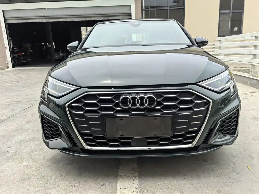 Audi A3 2022 — фото 2