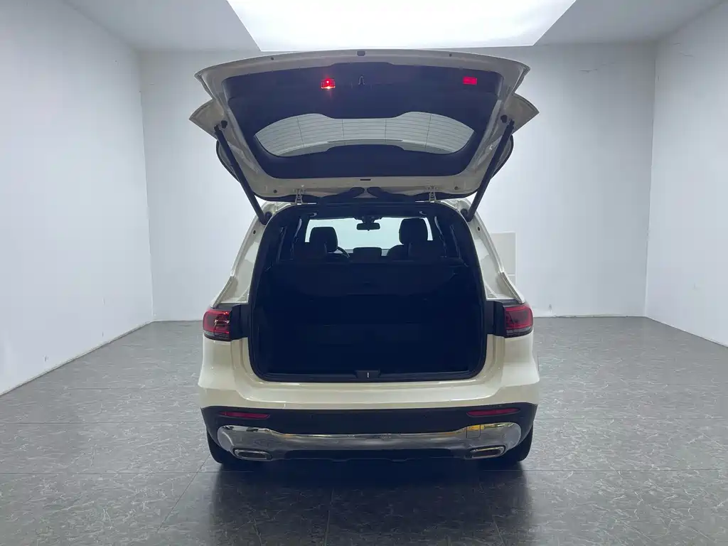 Mercedes-Benz GLB 2023