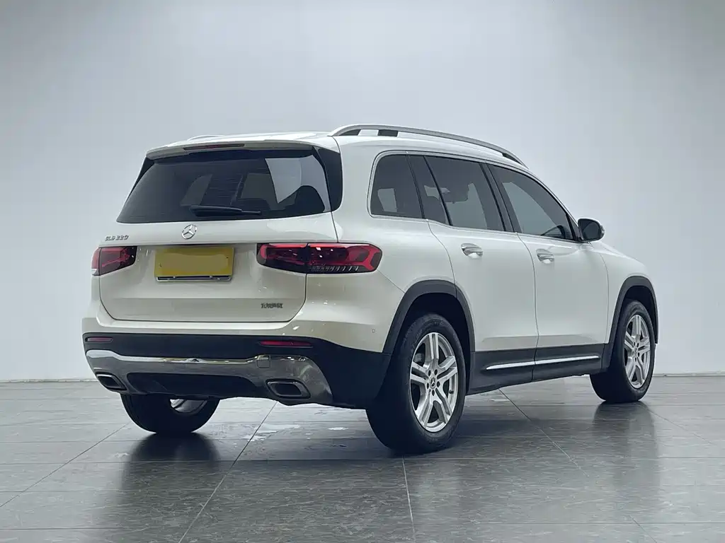 Mercedes-Benz GLB 2023