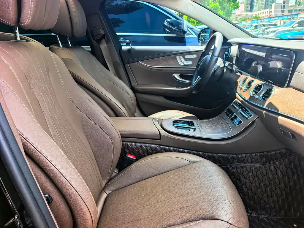 Mercedes-Benz E-Class 2019 — фото 11