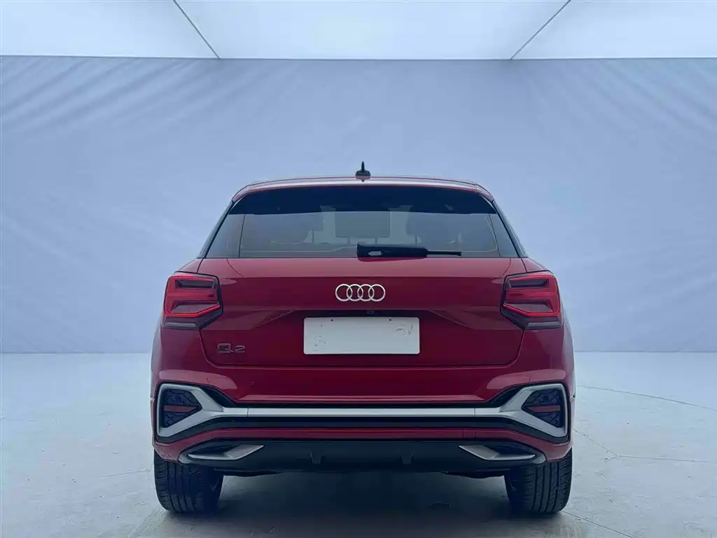 Audi Q2L 2022 — фото 5