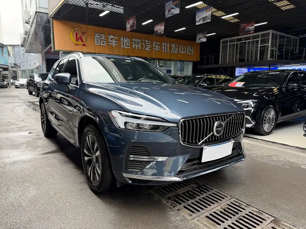 Volvo XC60 2022 — фото 2